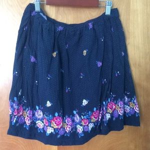 Floral mini skirt with pockets